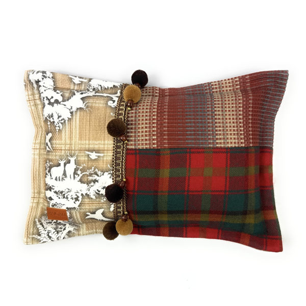 Scottish cushion with tassels