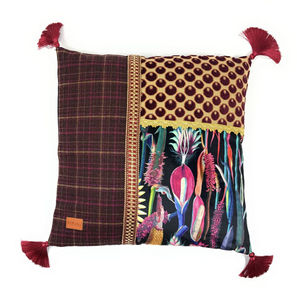 Scottish Cushion with tassles