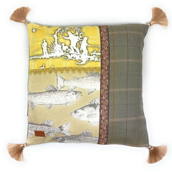 Scottish cushion with hunting scene