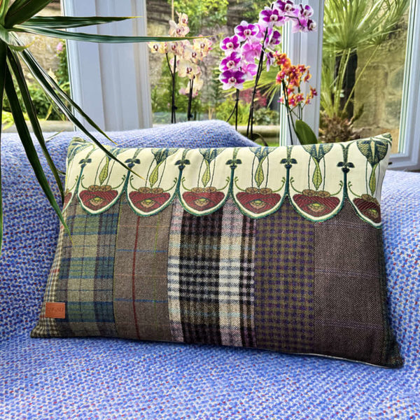 Belle Epoque Cushion TR197 - Image 4