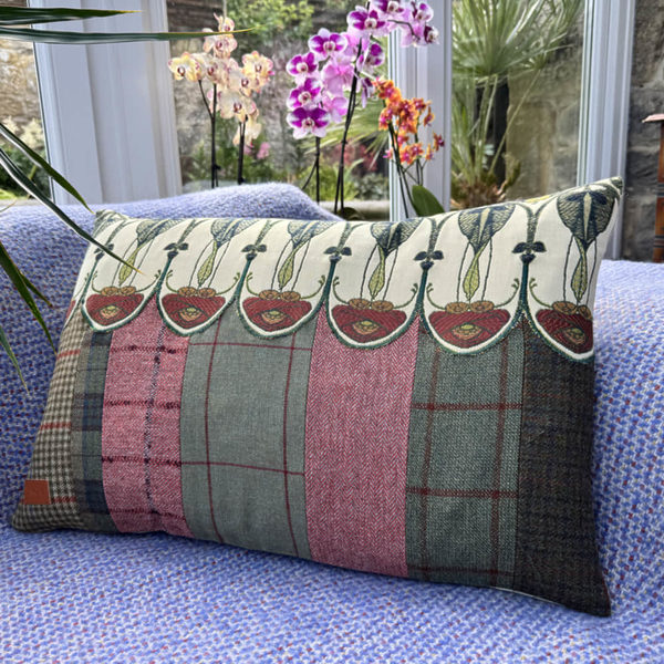 Belle Epoque Cushion TR198 - Image 4