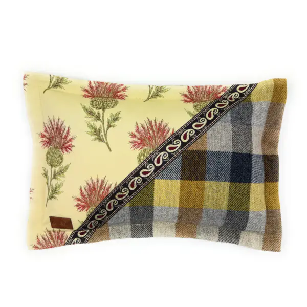 Scottish Thistle Cushion CH059