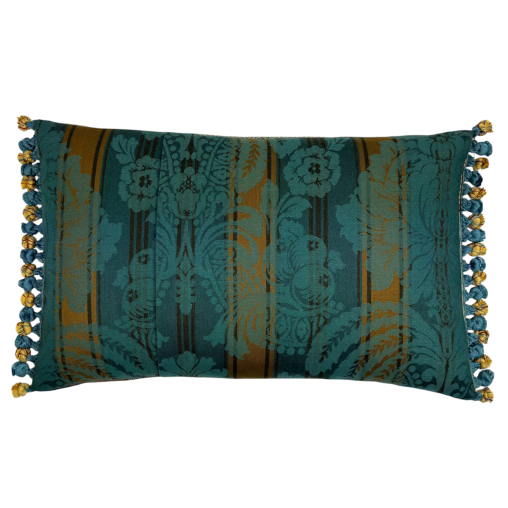 Cuillin Cushion C016