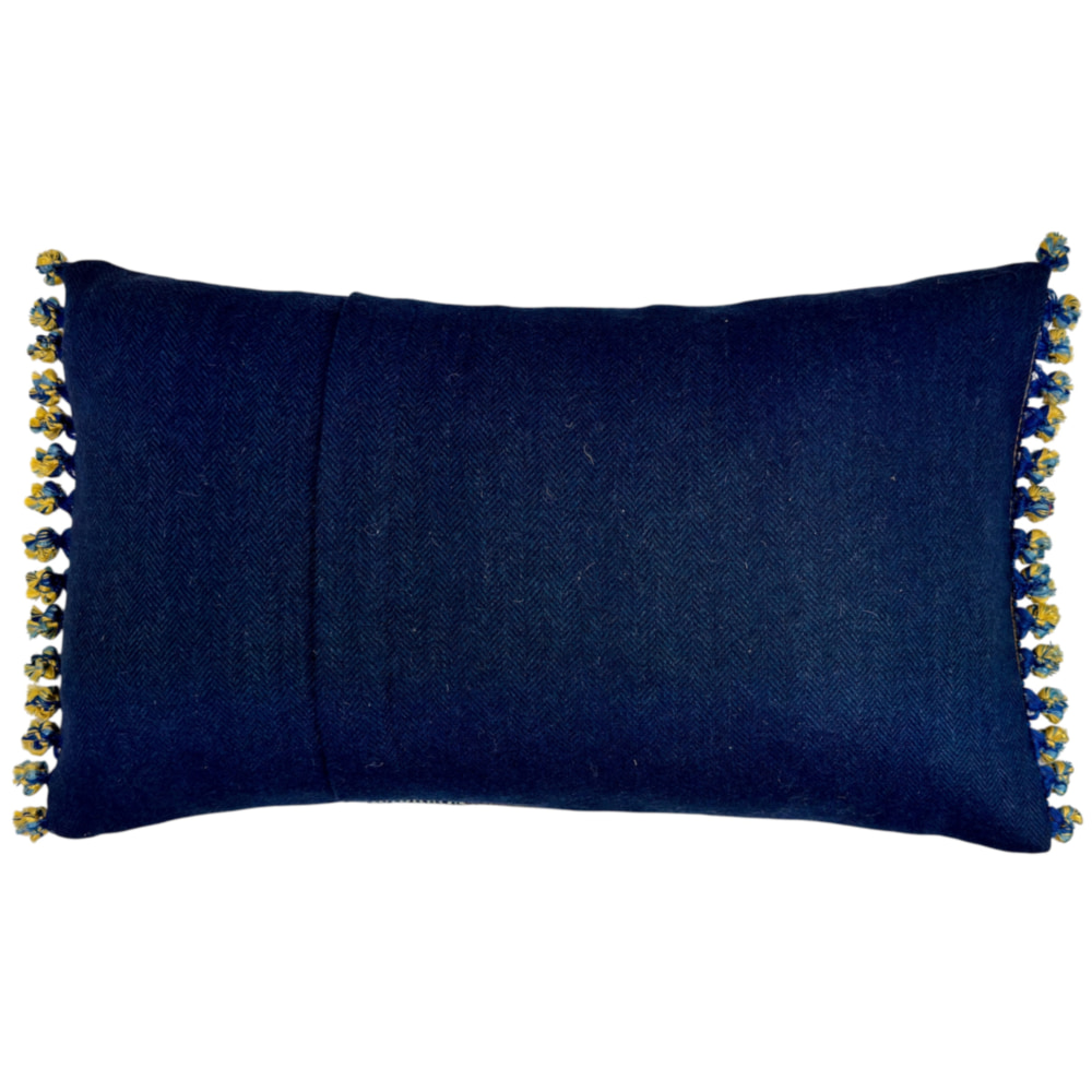 Cuillin Cushion C030
