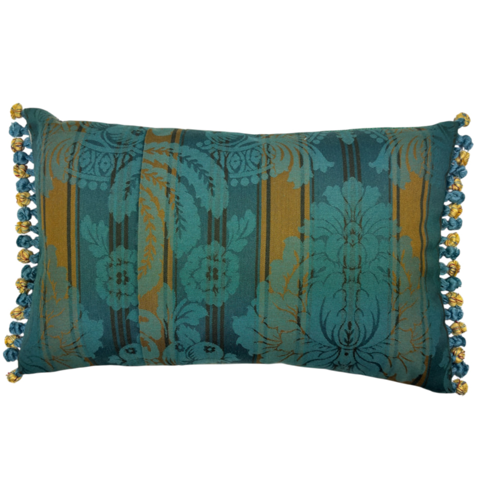 Cuillin Cushion C039