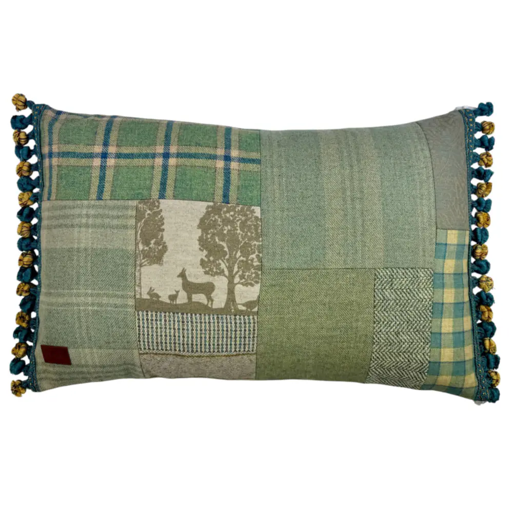 Cuillin Cushion C069