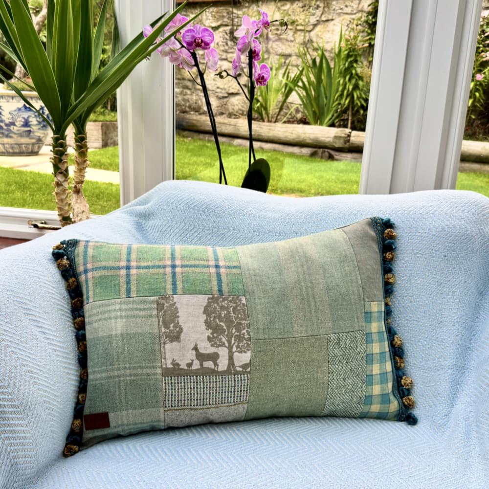 Cuillin Cushion C069