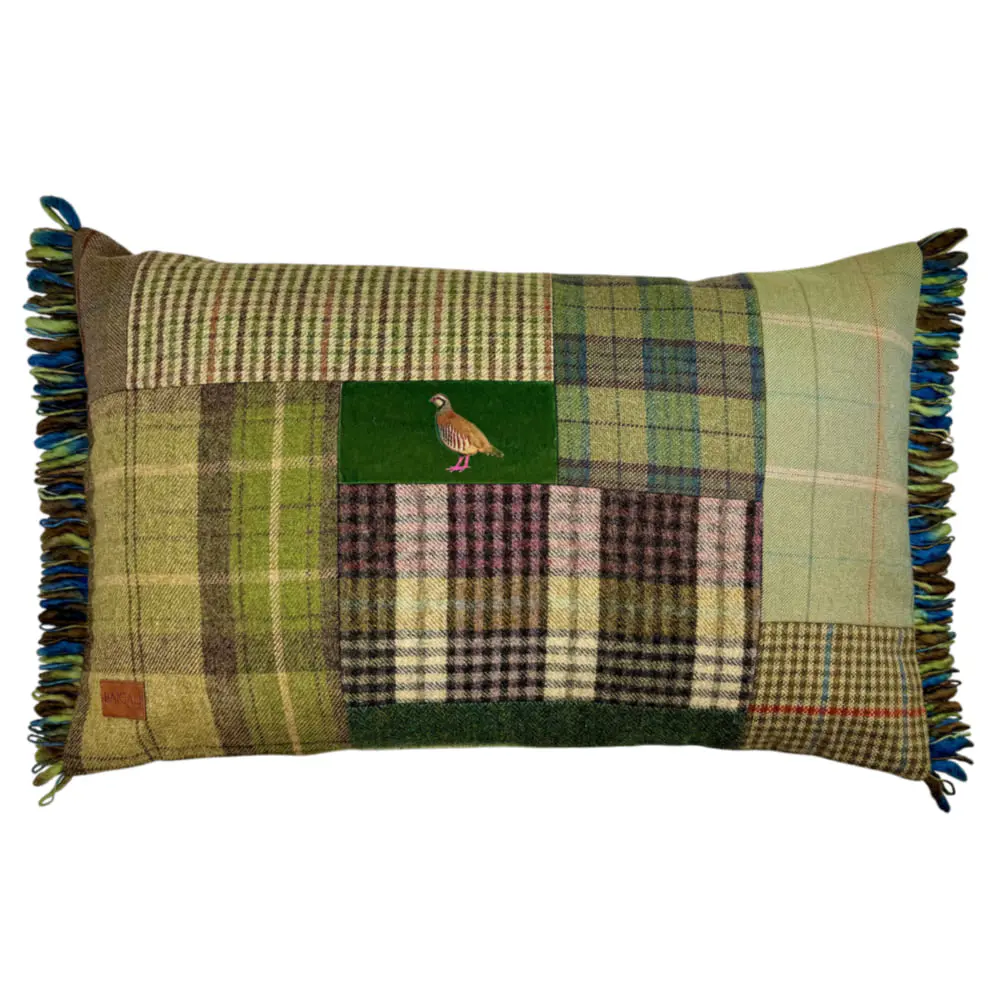 Cuillin Cushion C084
