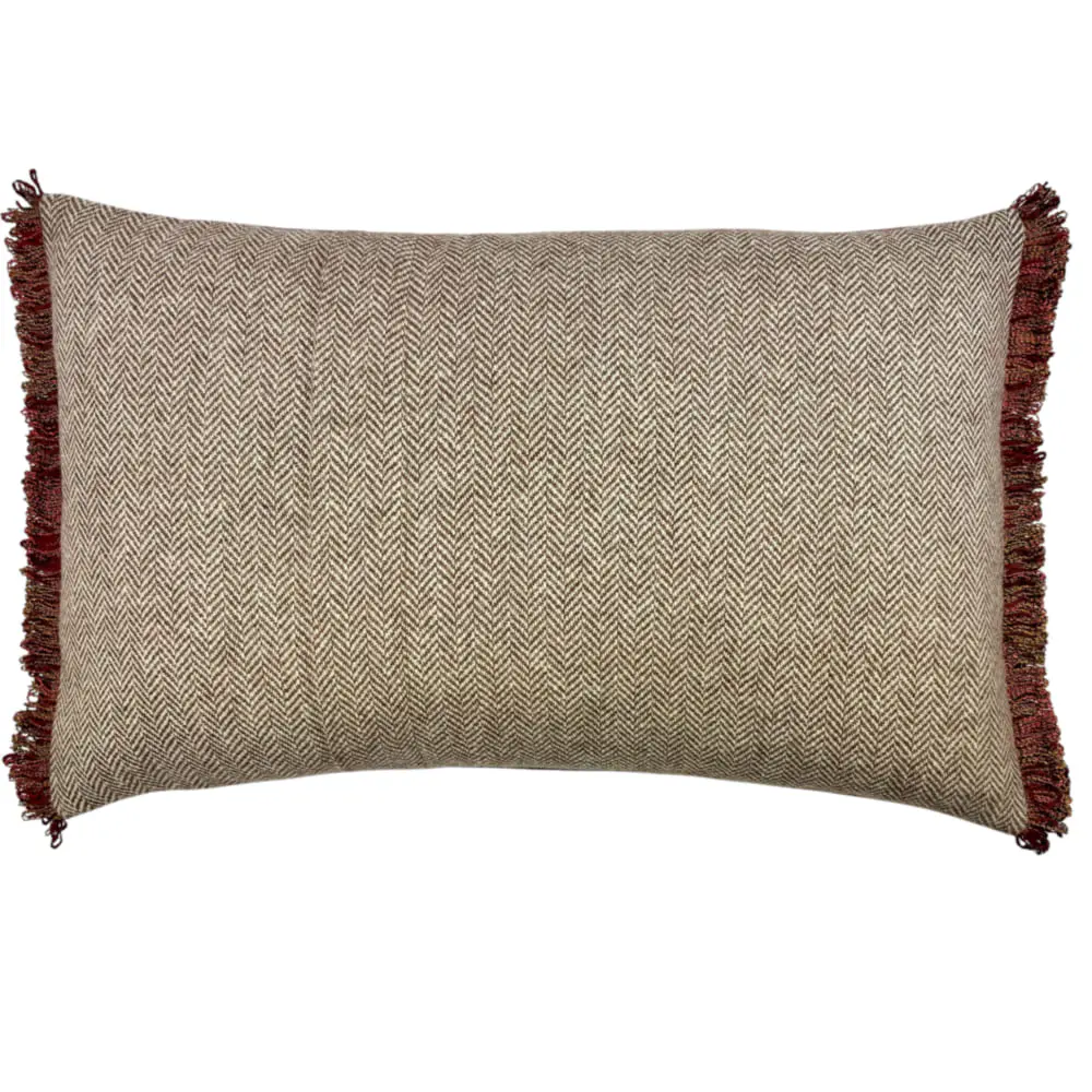 Cuillin Cushion C087
